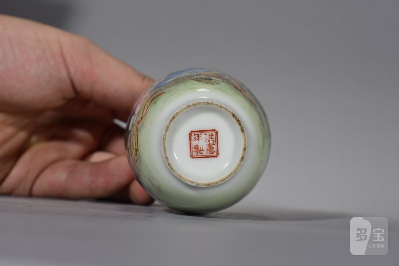民国 粉彩笑口常开罗汉纹瓶 - 图4